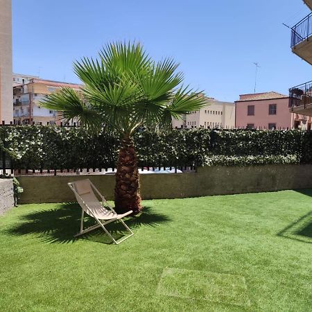 Appartamento Incantevole Con Parcheggio E Giardino カターニア エクステリア 写真